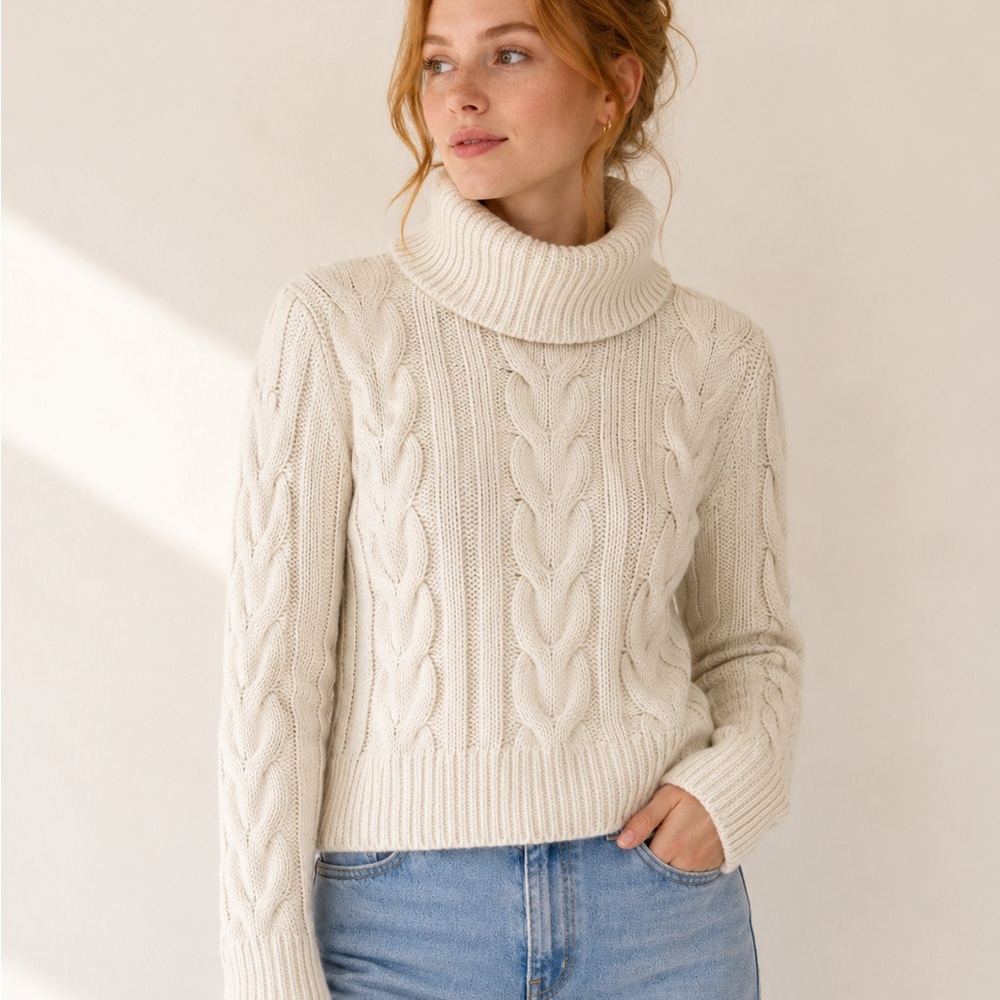 NWOT Banana Republic Cream Cable Knit Turtleneck Sweater | Size XS